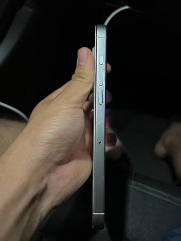 IPhone 16 Pro, Б/у, 256 ГБ, Серебристый, 90 %
