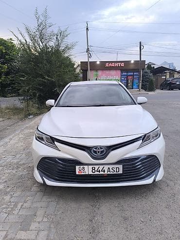 Toyota Camry: 2018 г., 2.5 л, Автомат, Гибрид, Седан