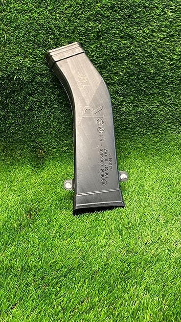 e39 е39: Воздуховод центральной стойки Bmw X5 E70 N63B44A 2011 правый — 3