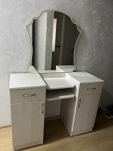 зеркало с комодом: Туалетный столик, Б/у, С зеркалом, ЛДСП — 2