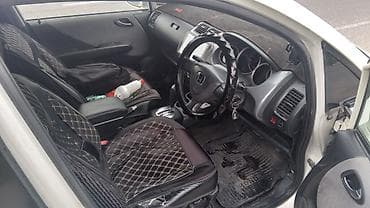 Унаа сатуу: Honda Fit: 2003 г., 1.3 л, Вариатор, Бензин, Хетчбек — 2