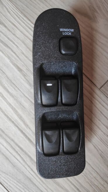 очень нужны: Продаю на митсубиси Спейс стар,главный блок управления — 1