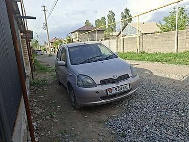 Toyota Vitz: 2001 г., 1.3 л, Автомат, Бензин, Хэтчбэк — 4
