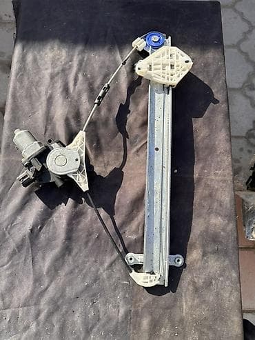 eagle eyes: Стеклоподъемник в сборе передний левый на Subaru Номер детали — 1