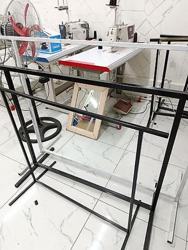 Торговое оборудование: Кронштейн Для одежды, Материал: Металл, С зеркалом — 1