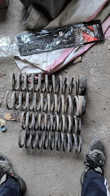 Подкрылки, брызговики, защита днища: Разбор мерс 124 — 7