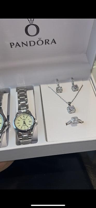 Кольца: Подарочный набор Pandora Состав: - Пара наручных часов в едином — 2