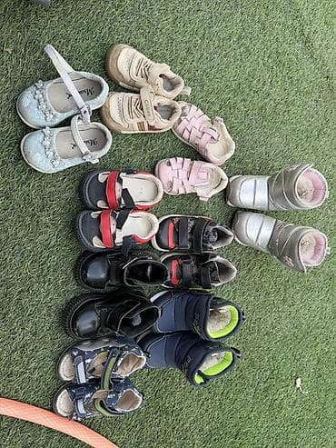 Детская обувь набором — разные модели для мальчиков и девочек. В