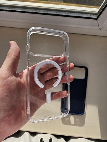 iphone 8 plus osh: Два чехла на iphone 17 pro max, один темно-синий чехол состояние идеал — 3