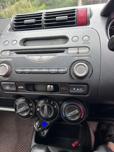 морда фит: Honda Fit: 2003 г., 1.3 л, Автомат, Бензин, Хэтчбэк — 6