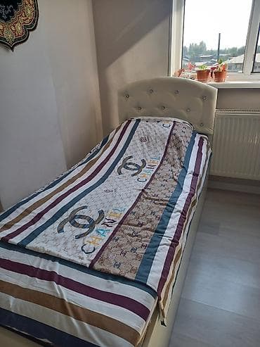 Туалетные столики: Другая мебель — 1