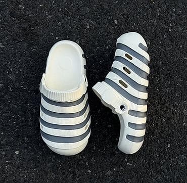 сандали обувь: Лёгкие сабо-клоги с полосатым рельефным дизайном. - Материал — 5