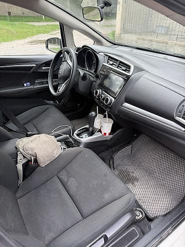Honda Fit: 2016 г., 1.5 л, Вариатор, Бензин, Хэтчбэк — 5