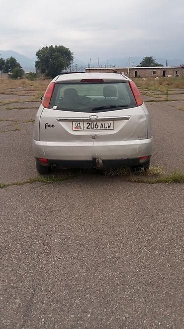 Ford Focus: 2002 г., 1.6 л, Кол менен иштөөчү, Бензин, Хетчбек — 4