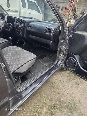 Унаа сатуу: Volkswagen Golf: 1992 г., 1.8 л, Кол менен иштөөчү, Бензин, Хетчбек — 10