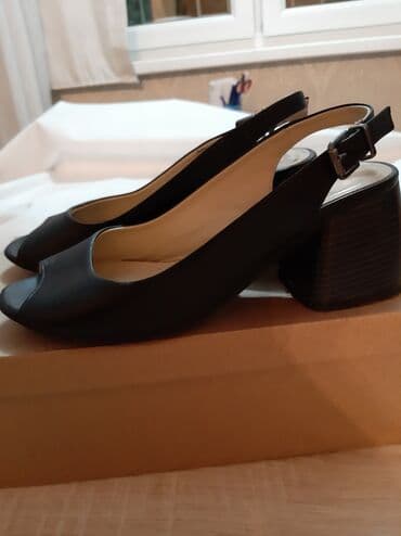 шлепка: Продаю босоножки, б/у, кожа! 36 размер — 2