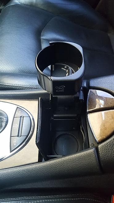 Скупка катализаторов: Продаю подстаканник на Mercedes Benz W211 — 1