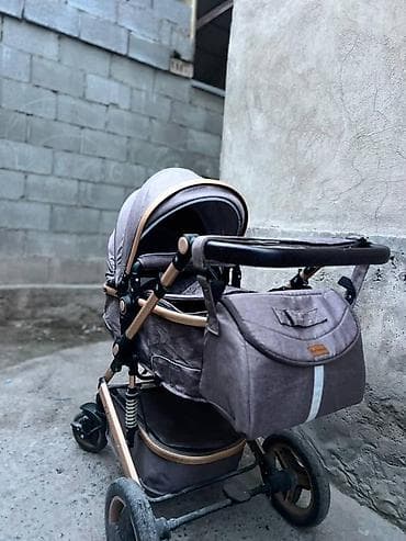 Коляска, цвет - Золотой