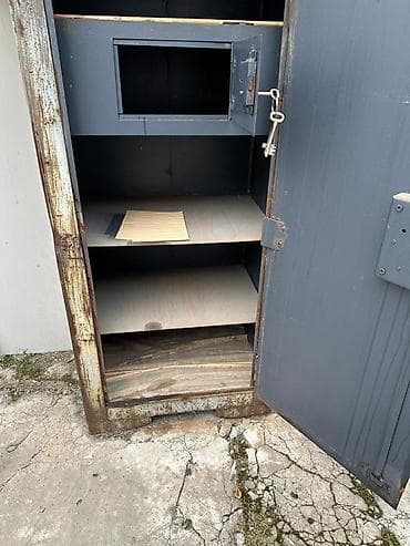 шкаф пекарский: Металлический сейф/шкаф для хранения - Материал: сталь, массивная — 2