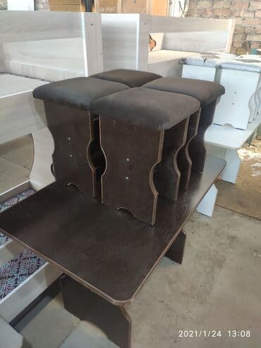 стол и 4 табурета: Новый стол на кухню с 4 стулчиками Кухонный стол 4 табуретки Размер — 3