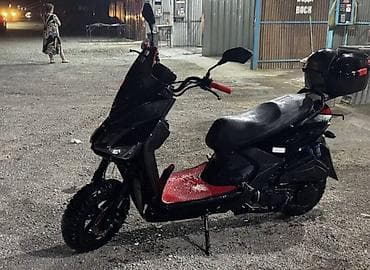 yamaha мопед: Скутер 150см³ спортивного стиля (черно‑красный) - Кузов: агрессивный — 4