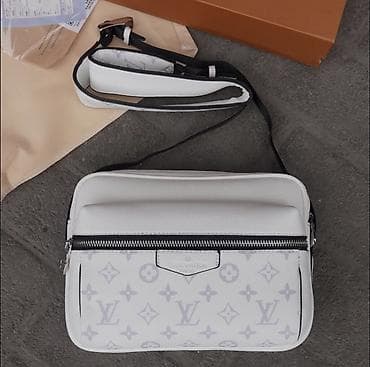Классическая сумка, Louis Vuitton, Материал: Натуральная кожа, Застежка на молнии, Унисекс — 1