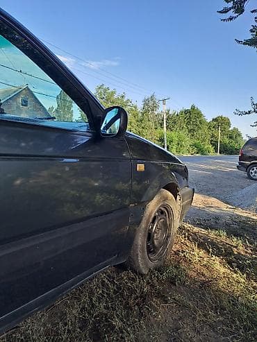 Унаа сатуу: Volkswagen Passat: 1988 г., 1.8 л, Кол менен иштөөчү, Бензин, Седан — 10