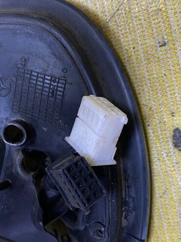 белые зимние сапоги: Боковое правое Зеркало Mercedes-Benz Оригинал — 4