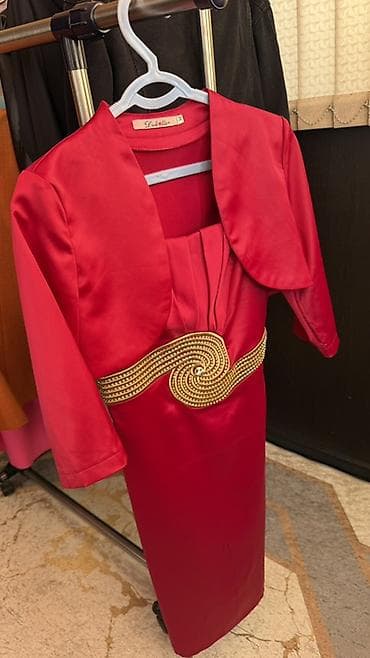 платье футляр на выпускной: Вечернее платье, Коктейльное, Длинная модель, Атлас, С рукавами, Стразы, M — 2