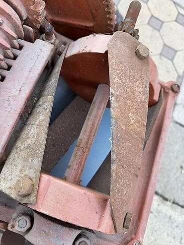 силос комбайн: Сенорезка СМ-200- предназначена для измельчения травы, сена и соломы в — 7