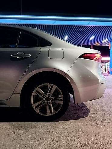 королев: Toyota Corolla: 2020 г., 1.8 л, Вариатор, Гибрид, Седан — 3