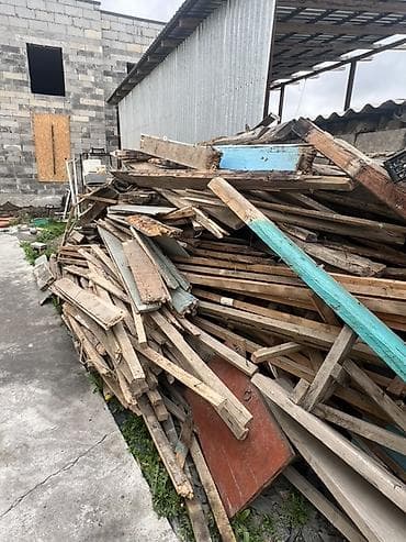 ствол дуба: Продаю деревянный строевой лом/распил: смесь досок, брусков и реек — 3