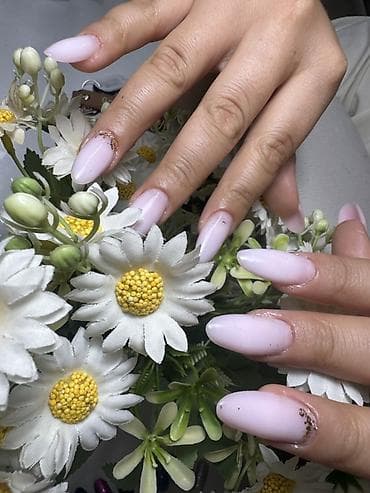 миндом: 💅 Маникюр с покрытием — 300 сом ✨ Наращивание ногтей — 500 сом — 2