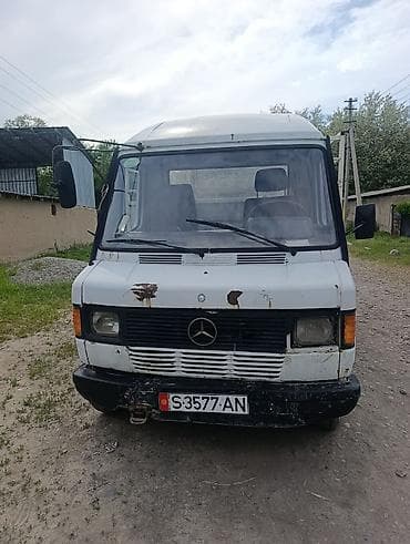 Грузовик, Mercedes-Benz, Стандарт, 3 т, Б/у