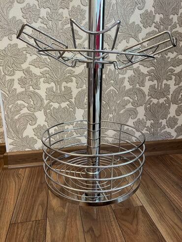 барный шкаф: Срочно продаю барную стойку для бокалов. Качество 10/10, состояние — 3