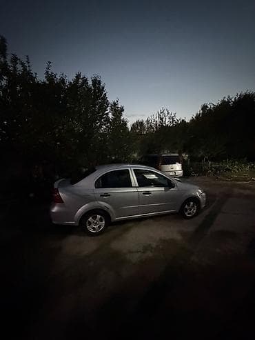 Транспорт: Chevrolet Aveo: 2010 г., Механика, Бензин, Седан — 10