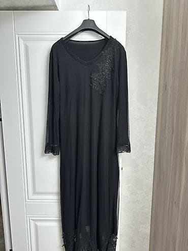 вечерние кружевные платья: Элегантное черное вечернее платье в пол. - Силуэт: прямой, свободный — 2