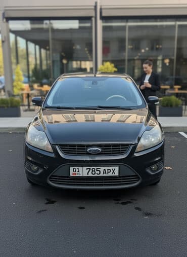 Ford Focus: 2010 г., 1.8 л, Механика, Бензиновая, Седан