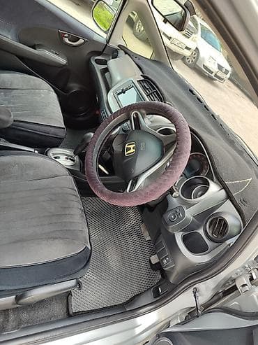 фит 2015: Honda Fit: 2009 г., 1.3 л, Автомат, Бензин, Хэтчбэк — 10