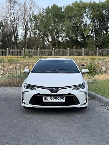 бампер рх300: Toyota Corolla: 2021 г., 1.8 л, Вариатор, Гибрид, Седан — 1