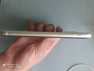 split fiction ps5: IPhone 11, белый цвет Характеристики и особенности: - Экран 6.1" — 5