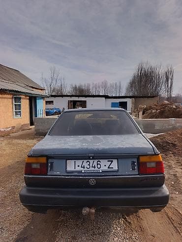 машина бугати: Volkswagen Jetta: 1989 г., 1.8 л, Механика, Седан — 3