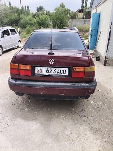 Транспорт: Volkswagen Vento: 1995 г., 1.8 л, Механика, Бензин, Седан — 3