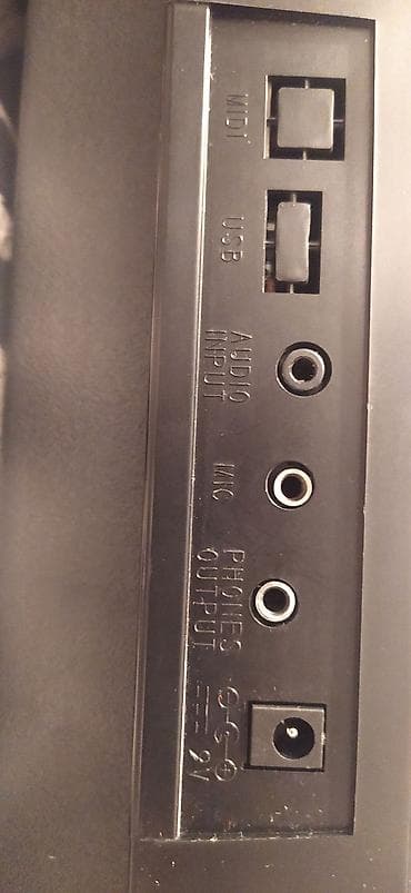 гитара cort: СРОЧНО ПРОШУ СРОЧНО ❗❗❗❗❗ Синтезатор 61 клавиша (5 октав) + Микрофон — 2