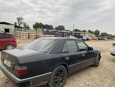 крыло 124: Mercedes-Benz W124: 1990 г., 2 л, Механика, Бензин, Седан — 2