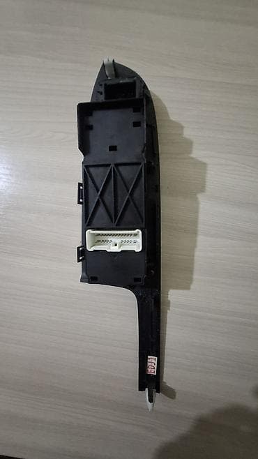 дверные карты: Дверная карта Toyota Оригинал — 2