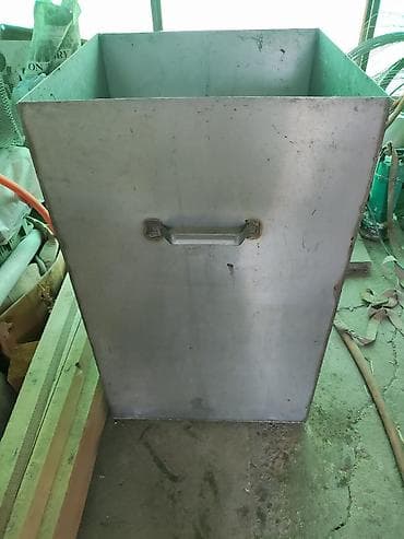 Металлический контейнер для сыпучих и строительных материалов ИЗ