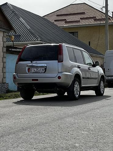 Унаа сатуу: Nissan X-Trail: 2005 г., 2 л, Кол менен иштөөчү, Бензин, Кроссовер — 3