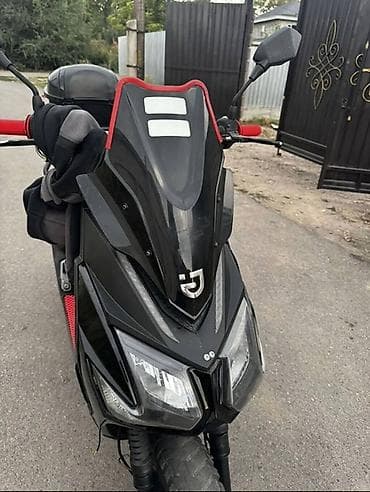 yamaha мопед: Скутер 150см³ спортивного стиля (черно‑красный) - Кузов: агрессивный — 5