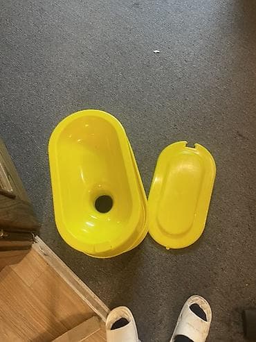 Пластиковый судно-таз (огоршок) с крышкой, ярко-жёлтый. - Материал